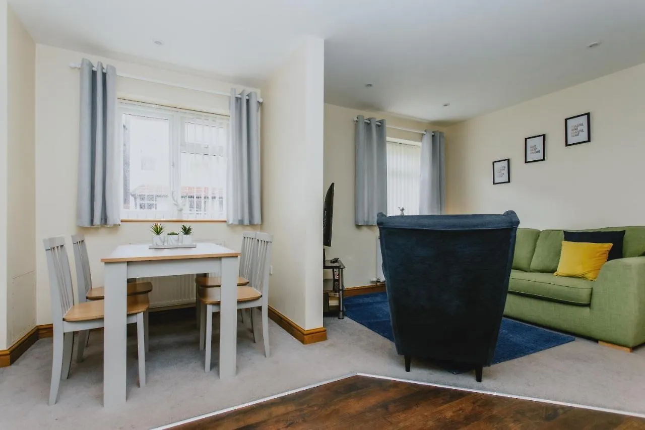 Home From Home 1 King Size Bed Apartment Near Hospital & Tennis Nottingham