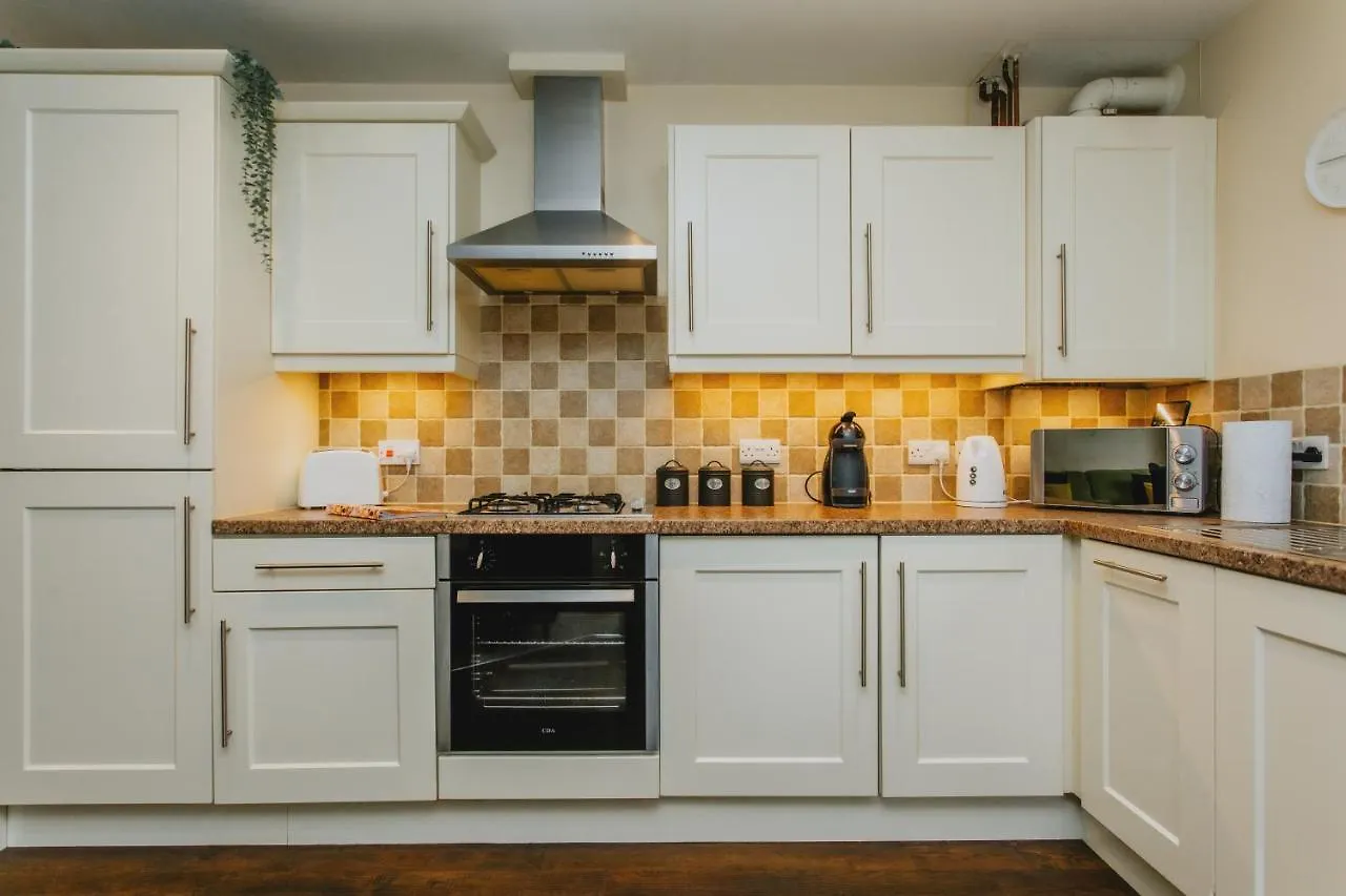 Home From Home 1 King Size Bed Apartment Near Hospital & Tennis Nottingham United Kingdom